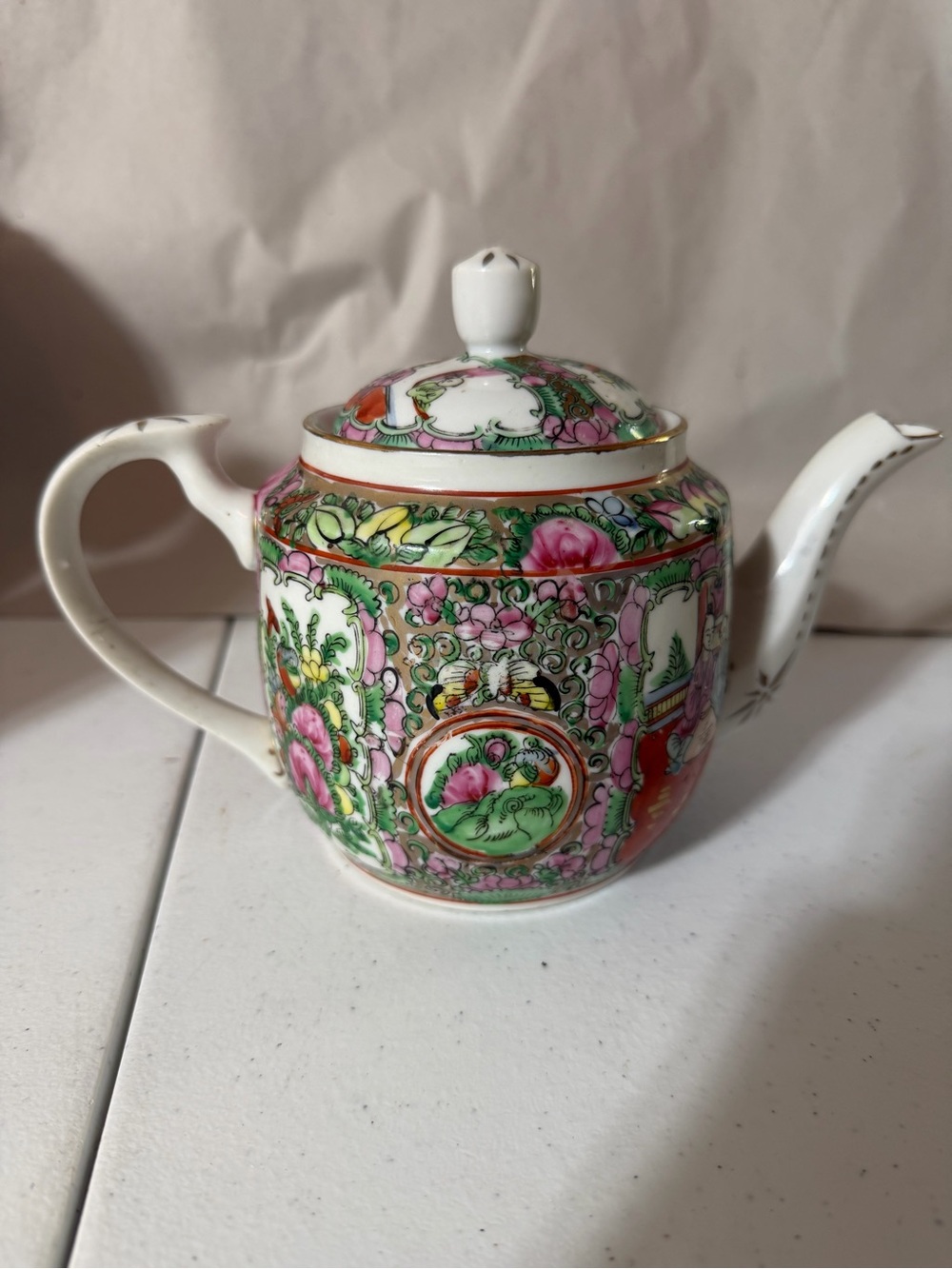 Chinese Hand-Painted Floral Porcelain Rose Medallion Teapot - made in Hong Kong